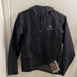 Arc’Teryx mens hardshell black rain jacket (Zeta SL Jacket) in M / Medium. NWT